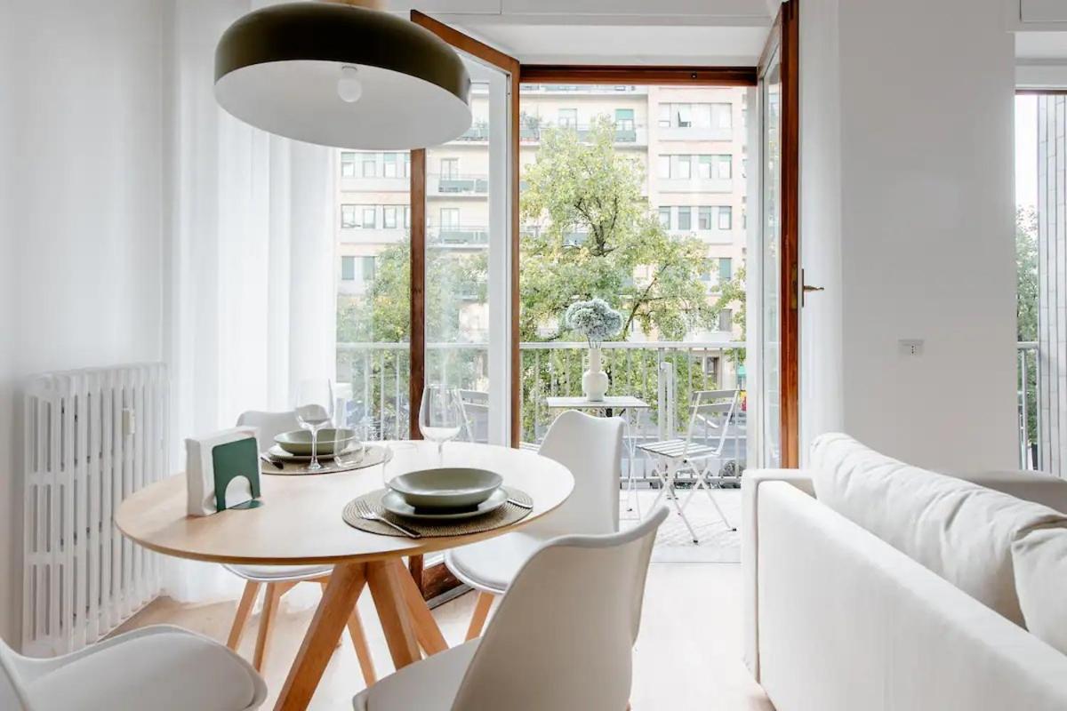Luxury 2 Bedroom Apartament, Close To San Siro, Fiera And 10 Min Metro To Duomo Milan Exterior photo